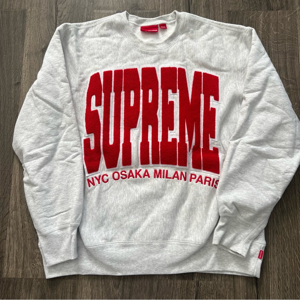 Supreme Logo Crewneck Sweater